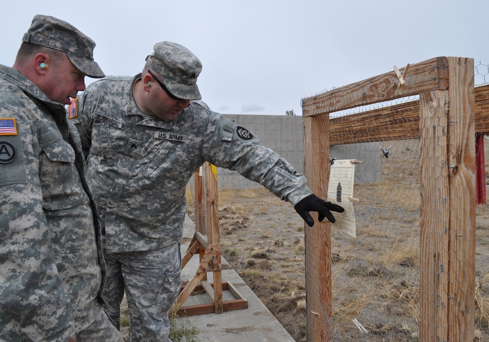 Oregon Army National Guardsmen perform annual weapons qualification