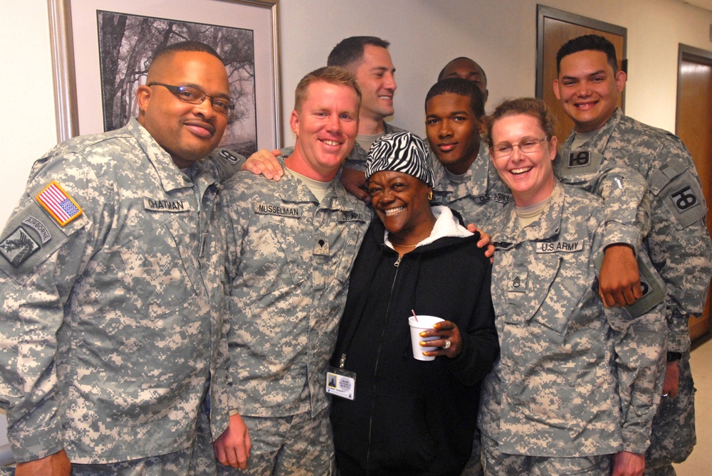 Air Force veteran jokes with Army Reserve soldiers in North Little Rock