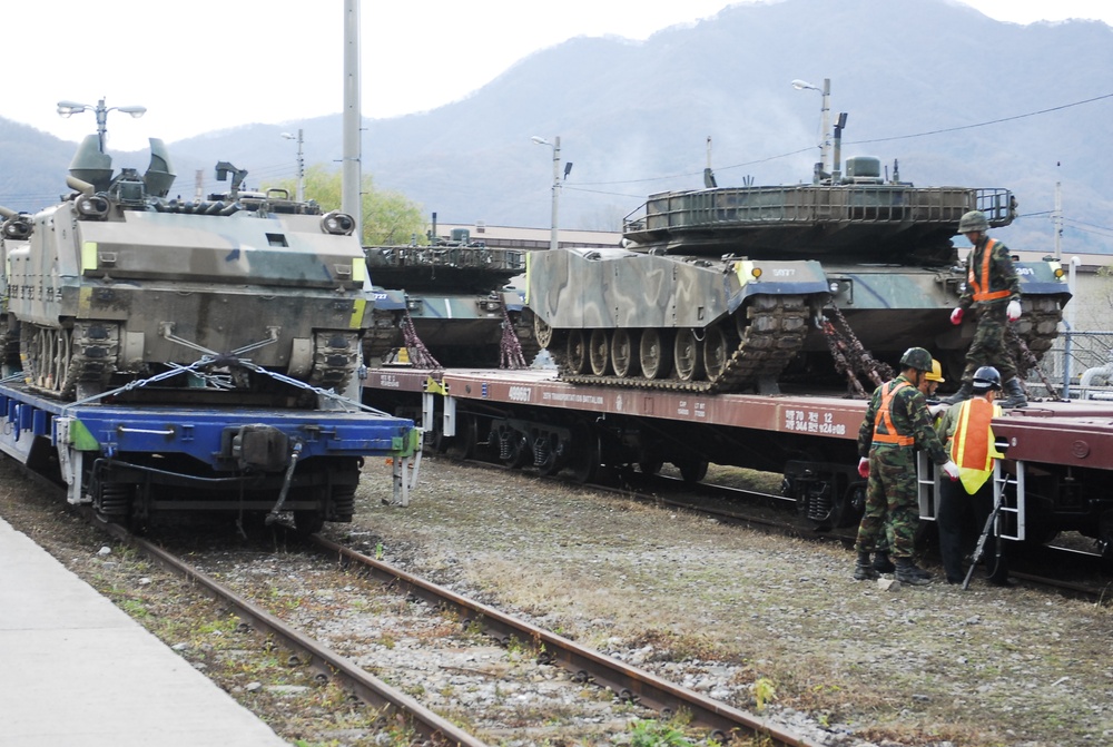 DVIDS - Images - Soldiers From The Republic Of Korea's Army Conduct ...