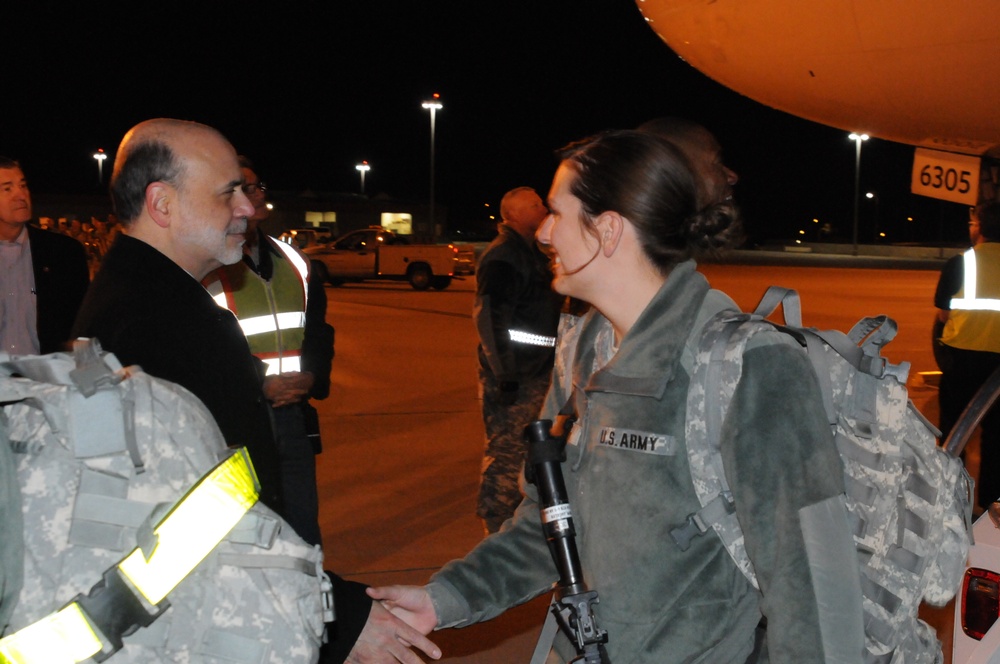Bernanke welcomes soldiers from Iraq