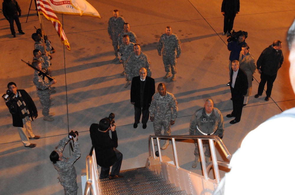Federal Reserve chairman visits Fort Bliss
