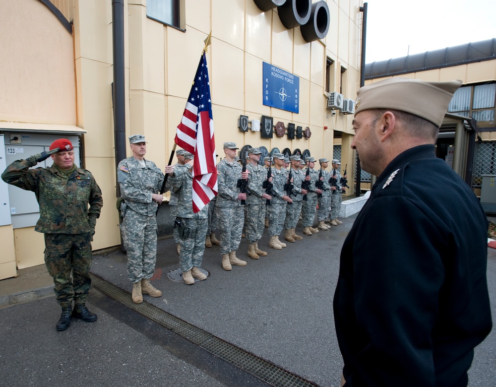 SACEUR visits Headquarters NATO Kosovo Forces