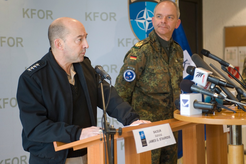 SACEUR visits Headquarters NATO Kosovo Forces