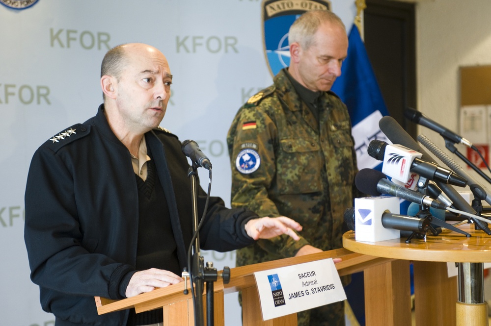 SACEUR visits Headquarters NATO Kosovo Forces