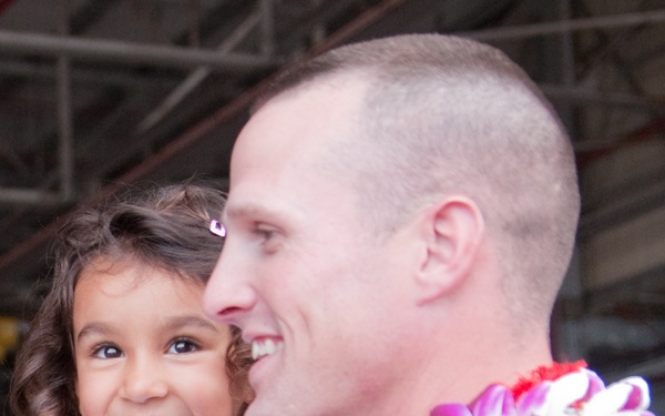 Marine father and son-in-law return simultaneously from deployment