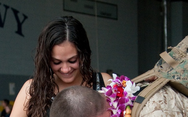 Marine father, son-in-law return simultaneously from deployment