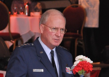 Gen. Craig McKinley speaks at Iowa Veteran Day Banquet