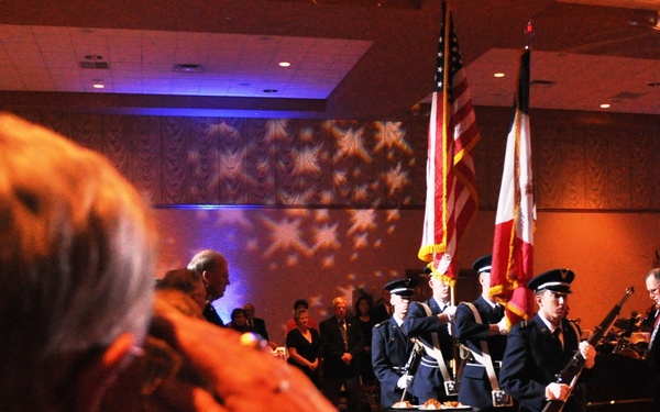 Gen. Craig McKinley speaks at Iowa Veteran Day Banquet