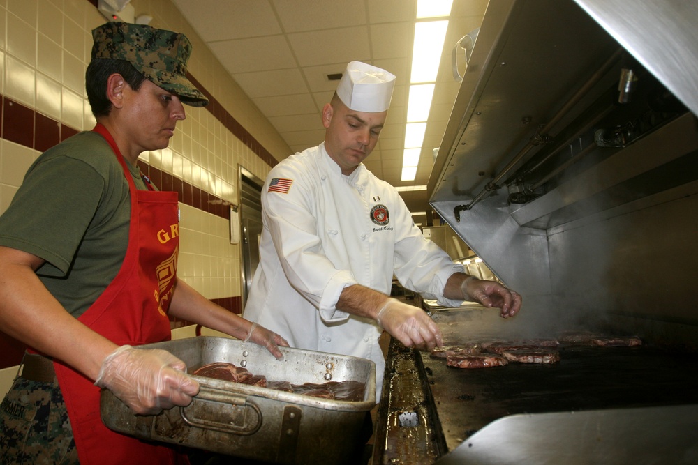 Food service organizes lunch to celebrates 236 Marine Corps birthday