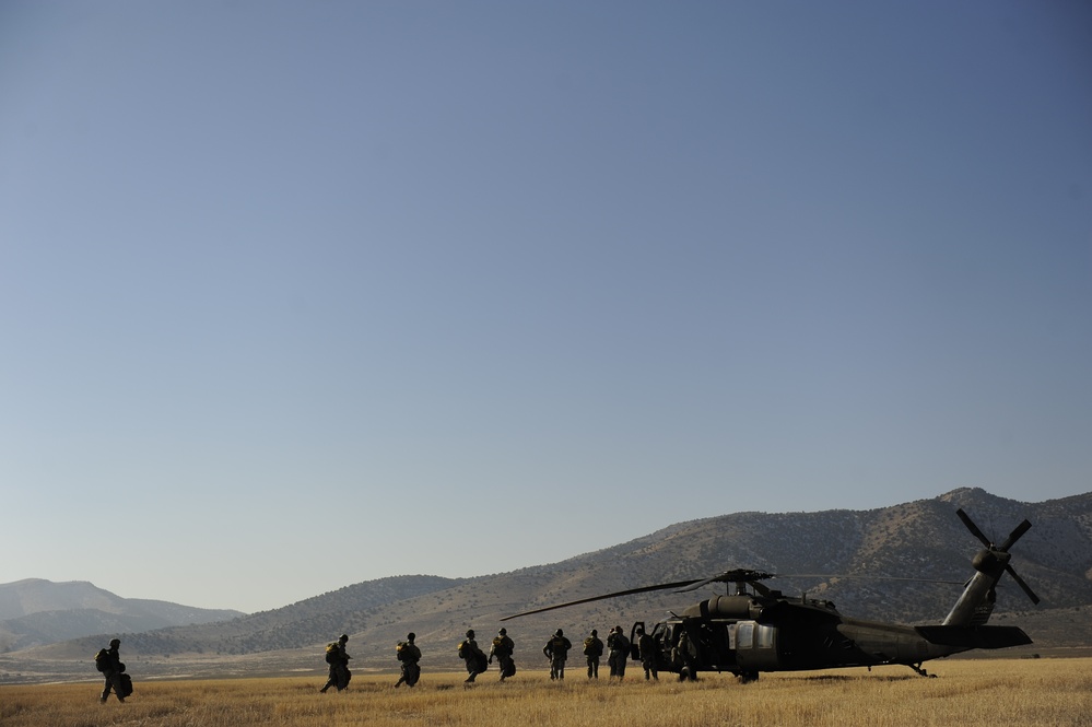 Static Line Jumps, UH-60 Black Hawk