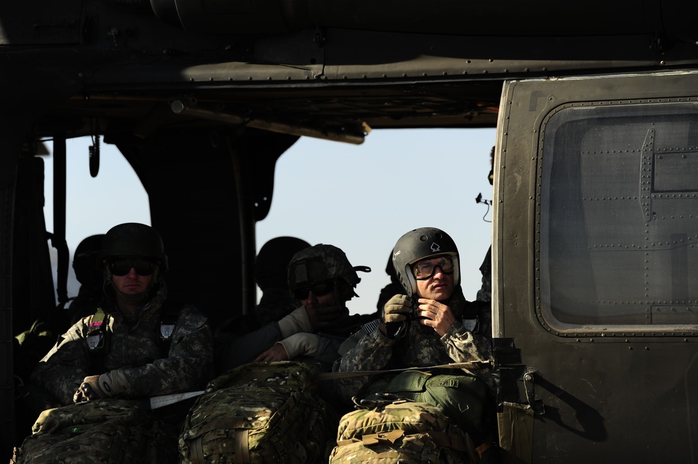 Static Line Jumps, UH-60 Black Hawk