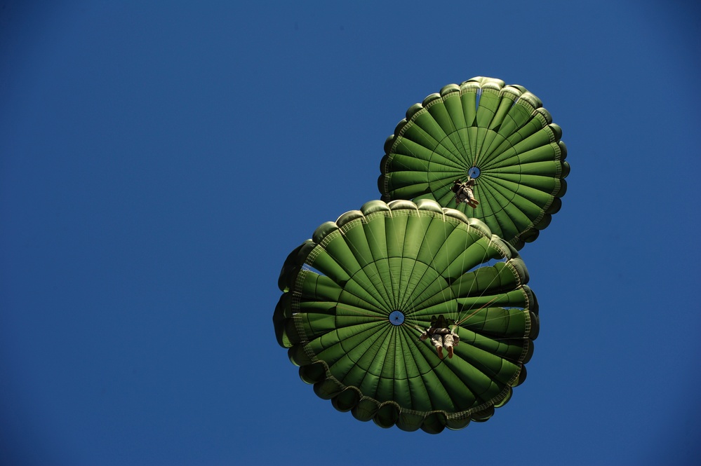 Static Line Jumps, UH-60 Black Hawk