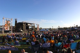 Tim McGraw draws thousands to Pendleton