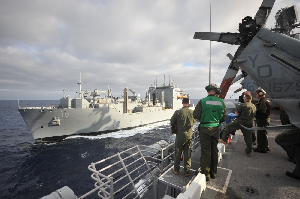 USS Makin Island takes on supplies