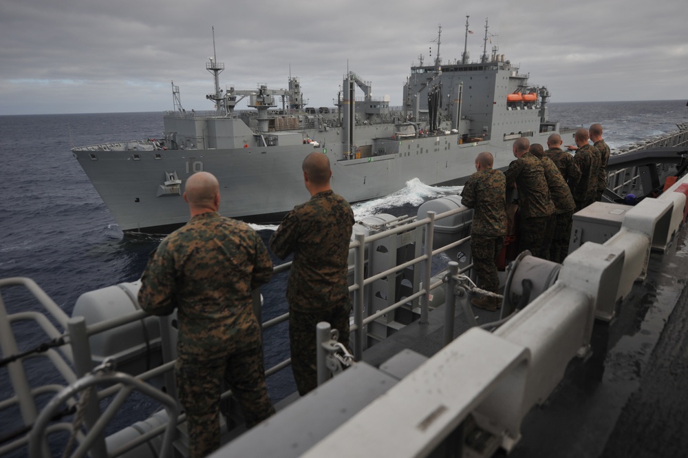 USS Makin Island takes on supplies