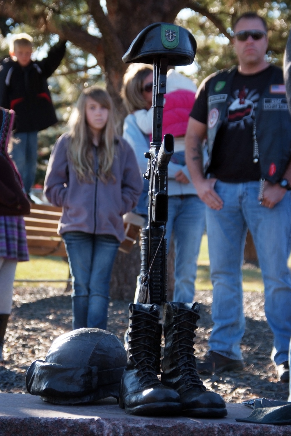 City unveils bronze battle cross for fallen hero