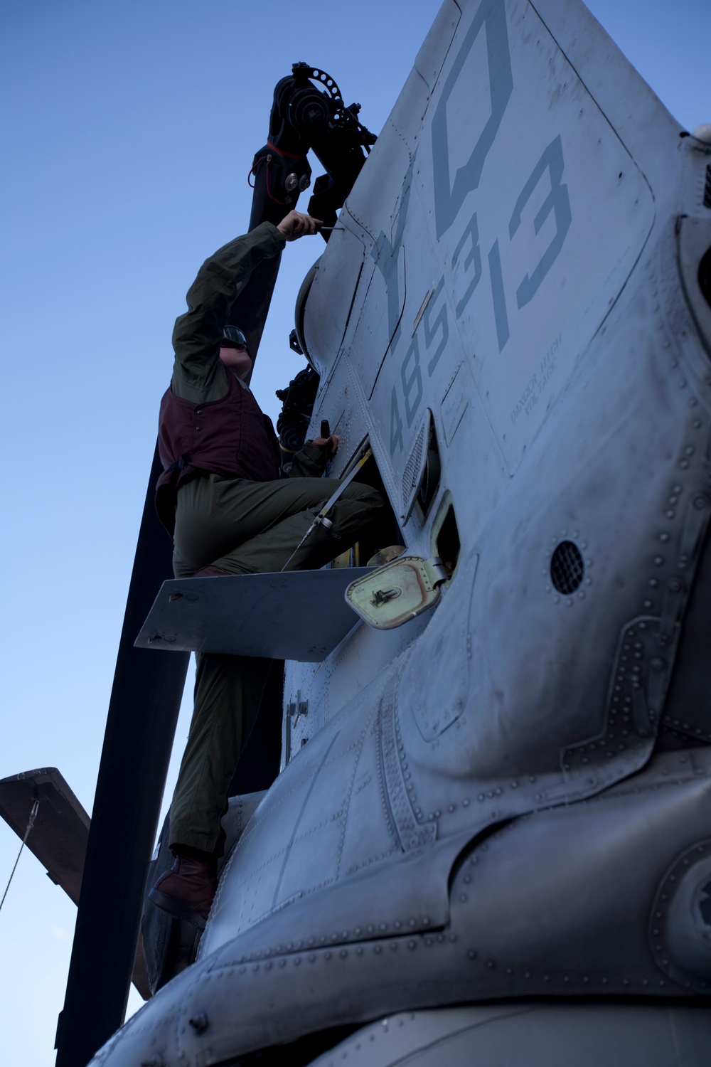 Marine Medium Helicopter Squadron 268 (Reinforced) in the Pacific Ocean
