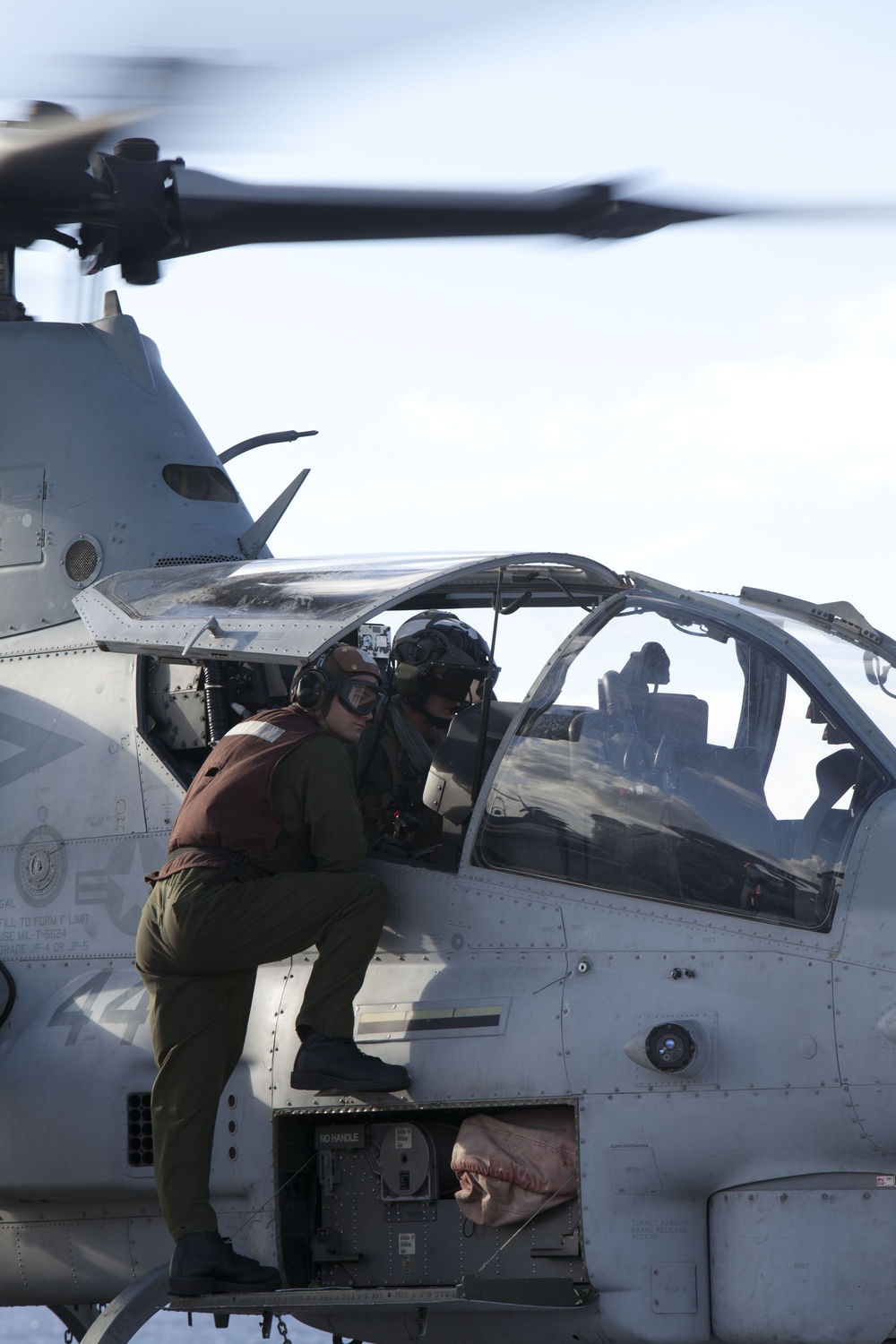 Marine Medium Helicopter Squadron 268 (Reinforced) in the Pacific Ocean