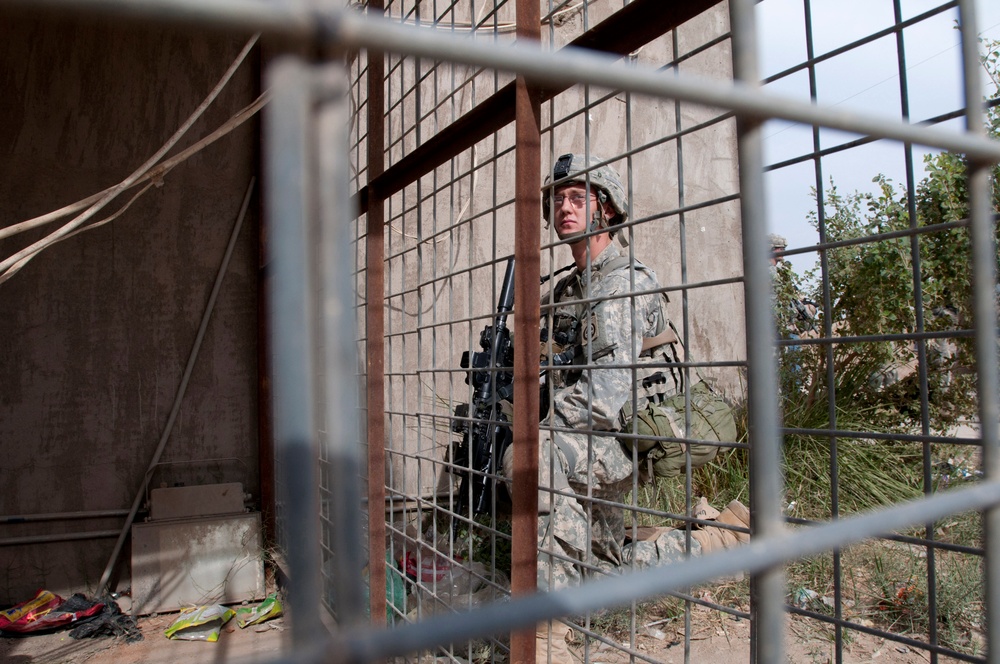 Infantrymen ensure smooth passage of US military forces through Baghdad