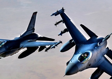 F-16 jets provide top cover in Iraq