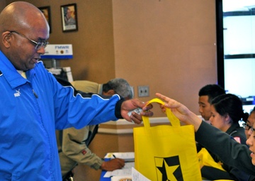 Yongsan expresses gratitude to retirees
