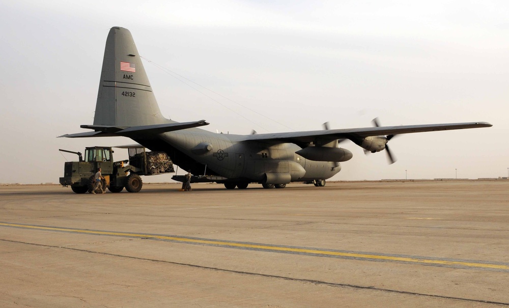 Leaving on a jet plane: Air Force welcomes service members to the flightline home