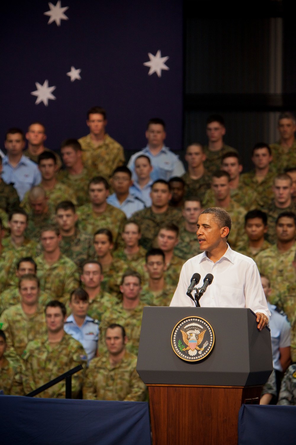 Obama visits Australia