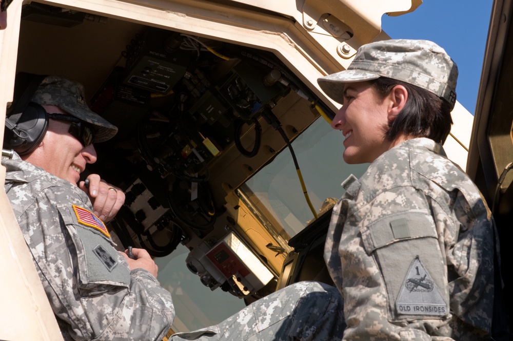 2-1 AD shows NIE technology to Army’s top leaders