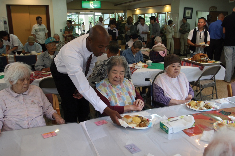 Marines serve local nursing home Thanksgiving dinner