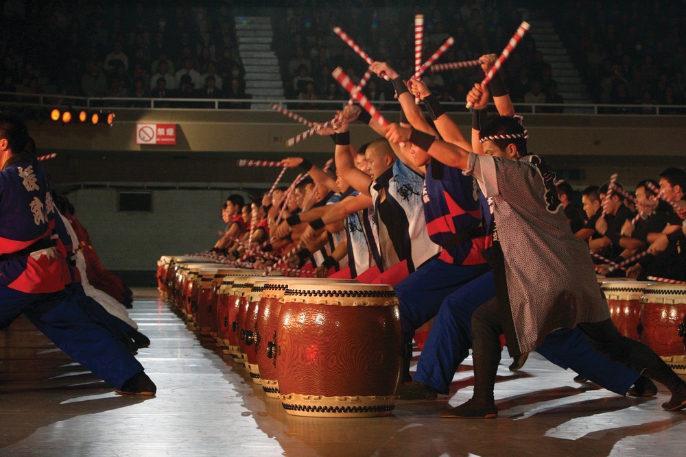 Japan, US bands unite at Budokan