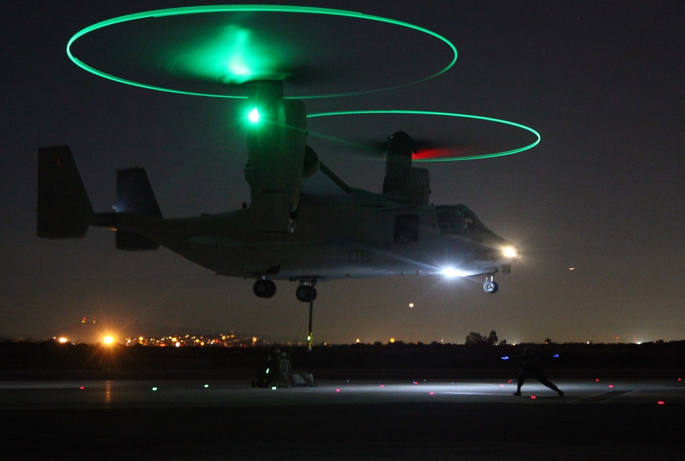 Braving a storm: Marines rig the Osprey