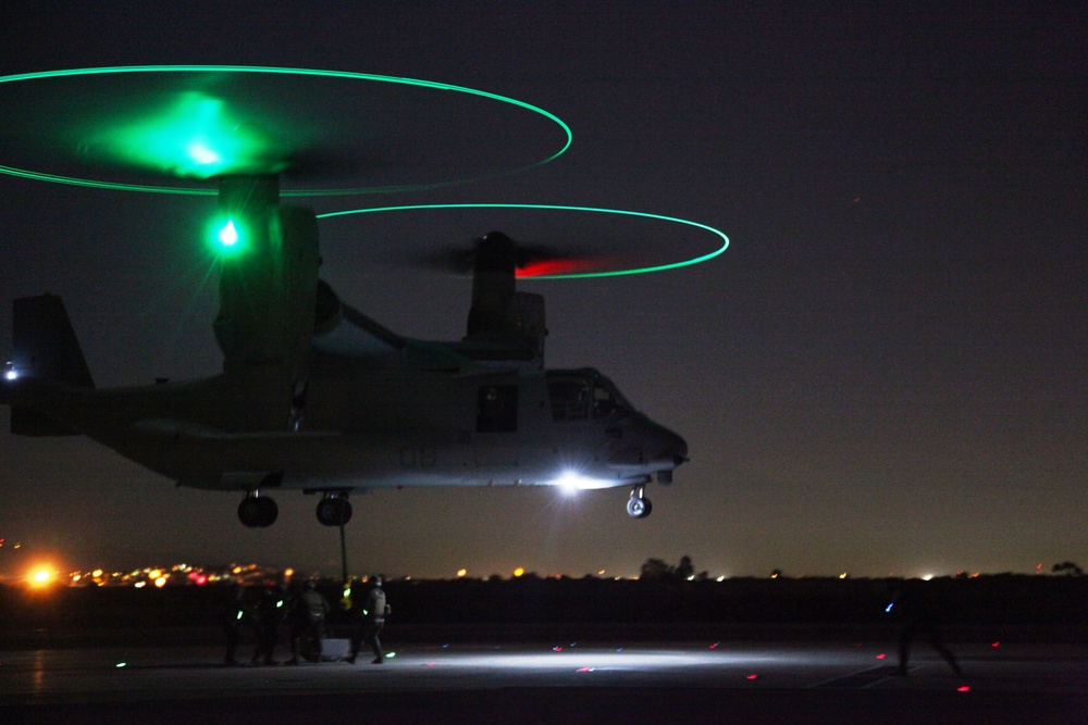 Braving a storm: Marines rig the Osprey