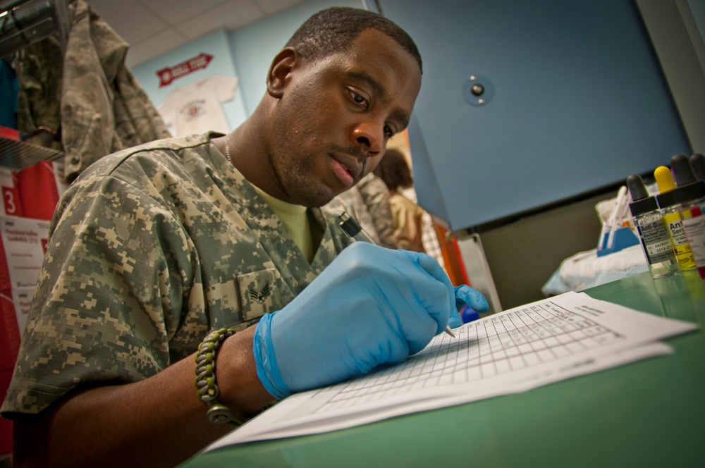 Airmen draw life-saving platelets