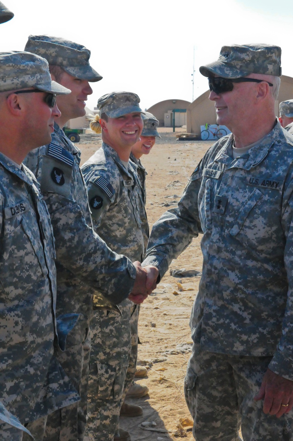 Maj. Gen Nash visits 2-135 Infantry on Thanksgiving Day