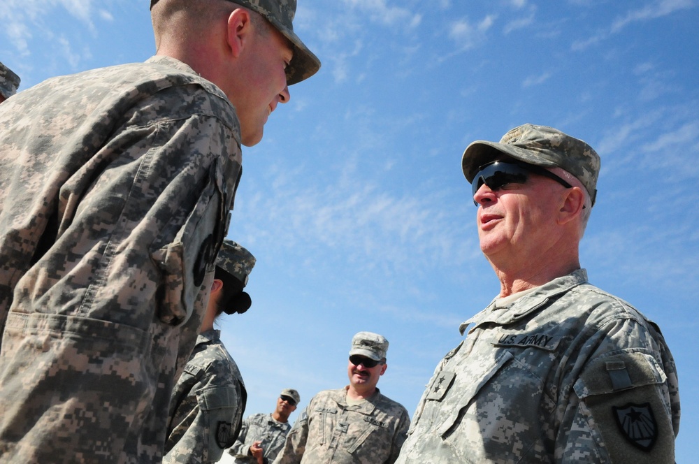 Maj. Gen. Nash visits 1-94 Cavalry