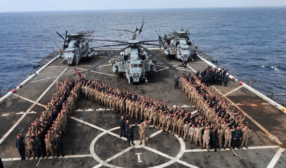 USS Mesa Verde in the Gulf of Aden