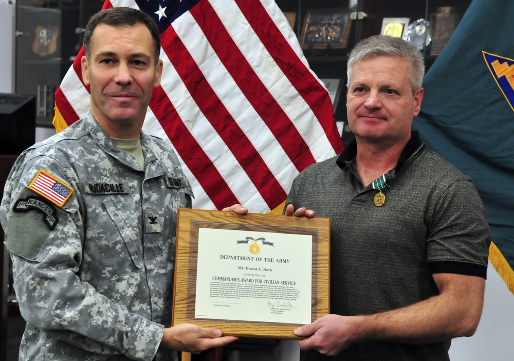 JMTC civilian receives award for heroism