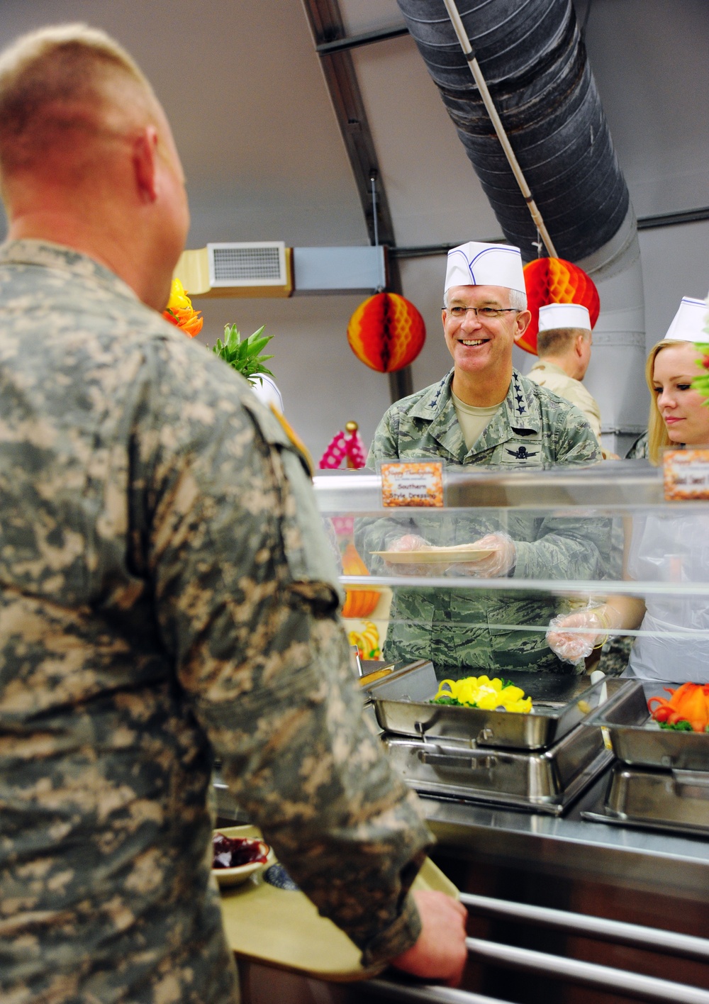 SOUTHCOM commander has thanksgiving with JTF Guantanamo troopers