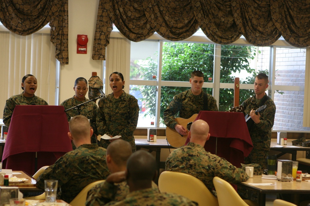 Marines, sailors gather to show gratitude