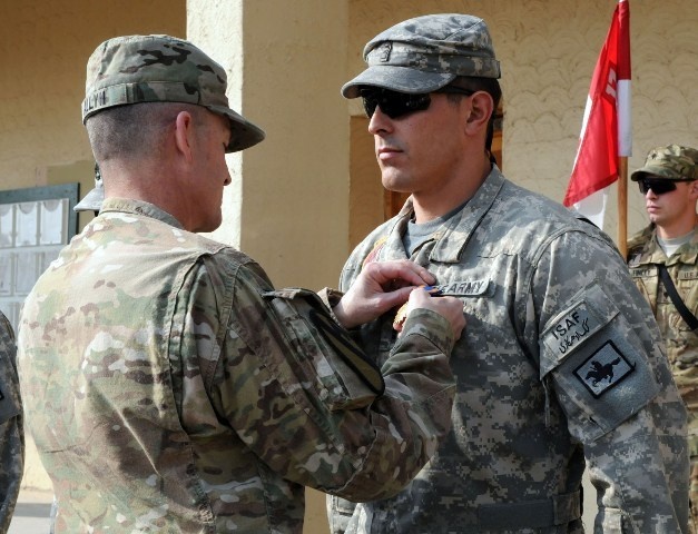 Allyn visits troops for Thanksgiving
