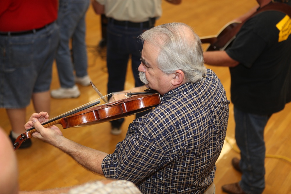 Bluegrass jam sessions held at USO