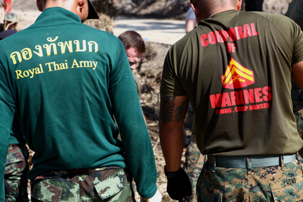 Royal Thai Army, US forces assist flood-damaged communities