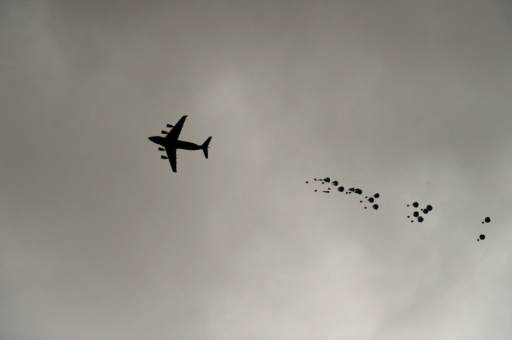 C-17 air drops supplies over Shah Joy, Afghanistan