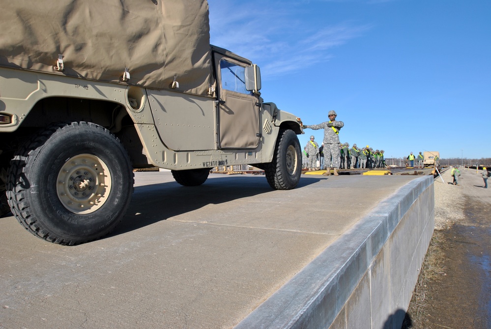 Combat Aviation Brigade soldiers learn proper rail load and palletizing methods