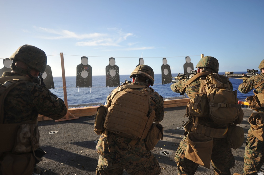 11 MEU weapons training aboard USS Makin Island