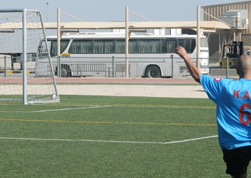 US, Kuwaiti soldiers play in Thanksgiving soccer game