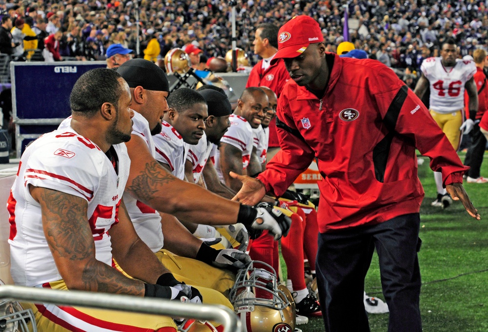 Soldier establishes unique bond with NFL team