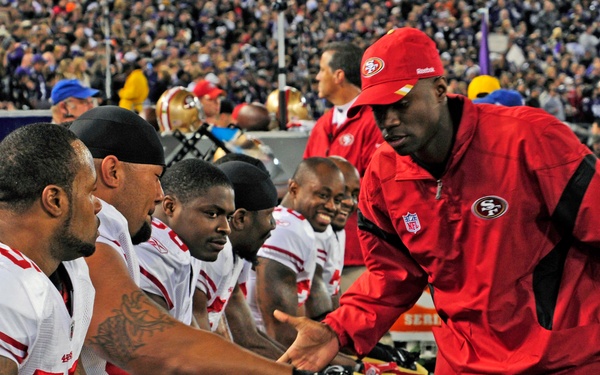 Soldier establishes unique bond with NFL team