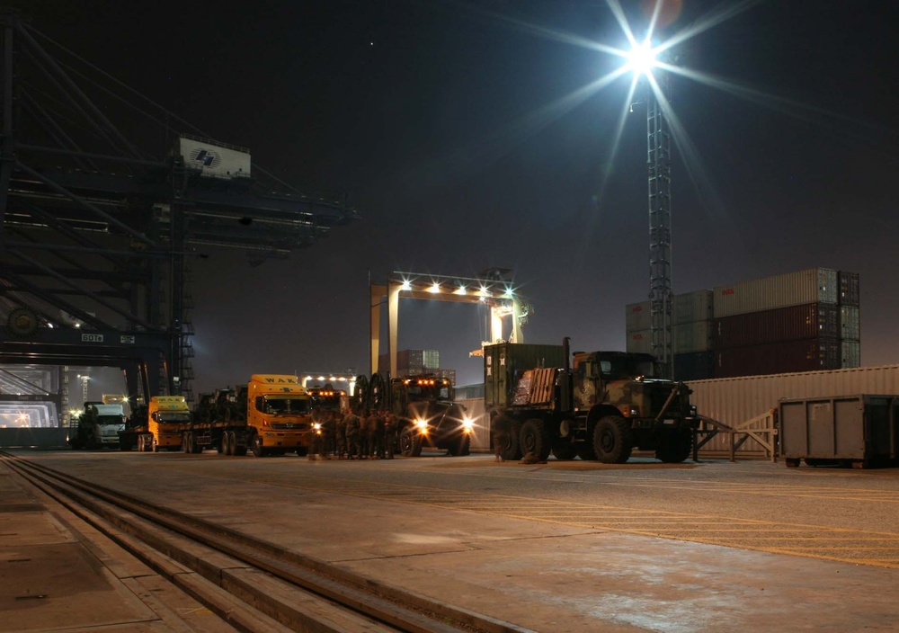 CLR-3, 9th ESB Marines depart to assist with flood relief efforts