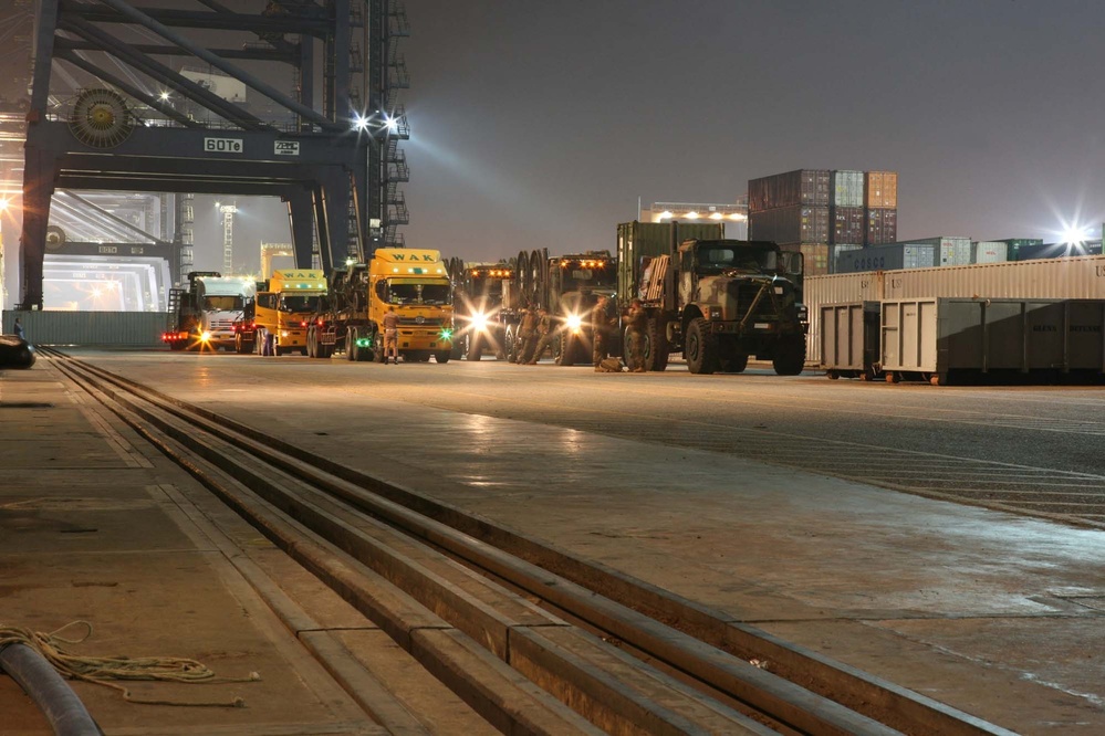 CLR-3, 9th ESB Marines depart to assist with flood relief efforts